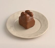 Брауни с карамелью и фундуком