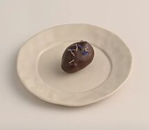 Финик с грецким орехом