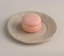 Макаронс малина-ваниль