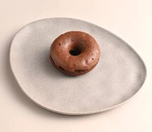 Пончик шоколадный