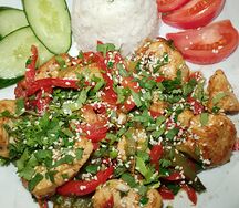 Хумо с курицей и овощами