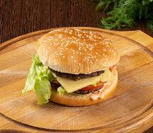 Бургер двойной с сыром и говядиной