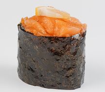 Запеченный гункан с лососем