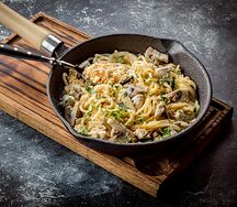 Паста Спагетти с курицей и грибами