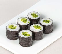 Мини-ролл с огурцом 
