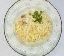 Тальятелле с курицей и грибами