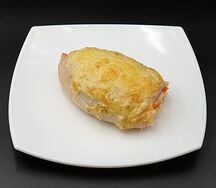 Кальмар запеченный под соусом цезарь
