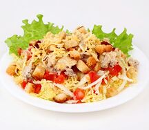 Салат Цезарь с курицей