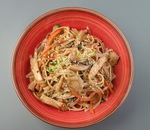 Wok с курочкой и овощами