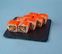 Ролл Калифорния с лососем