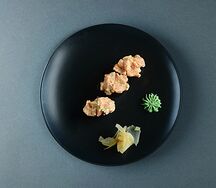 Гункан Спайси с лососем