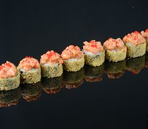 Жареный ролл с лососем и тунцом