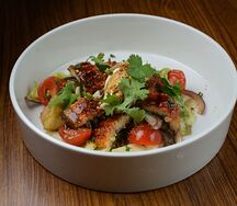 Салат с угрем, баклажаном и молодым сыром