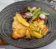 Куриный шницель с картофелем по-деревенски