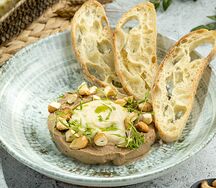 Куриный паштет с чатни из груши