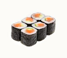 Ролл с копченым лососем и огурцом