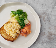 Скрембл с лососем