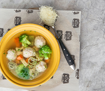 Суп с фрикадельками и овощами