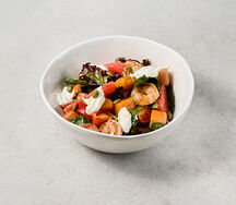 Салат с тыквой, креевткой и риккотой из козьего молока