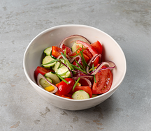 Салат овощной с маслом