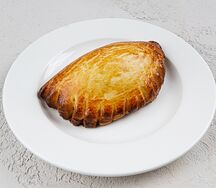 Пирожок с яблоком