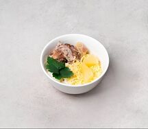 Салат с курицей и ананасами