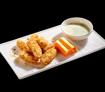 Куриные наггетсы с сырно-чесночным соусом