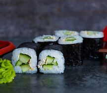 Мини-ролл с огурцом