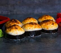 Запеченный с угрем и лососем