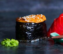 Запеченное суши с угрем