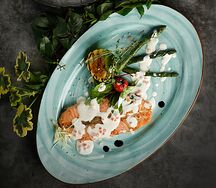 Семга в сливочно-икорном соусе