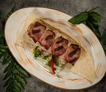 Ароматный картофель в беконе