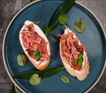 Брускетты с тунцом