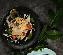 Филе судака с овощами в сливочном соусе