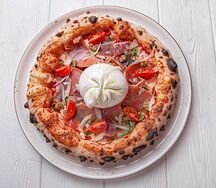 Буррата с пармской ветчиной