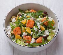 Салат с лососем и филе апельсина