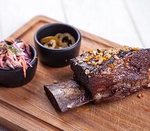 Говяжье ребро их хоспера в винной глазури