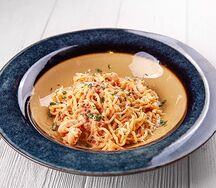 Паста с креветками и чоризо