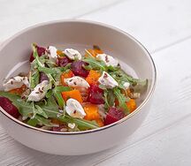 Запеченная тыква со свеклой и козьим сыром