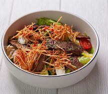 Салат с говядиной и печеными овощами