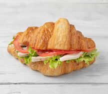 Круассан с запечённой курицей