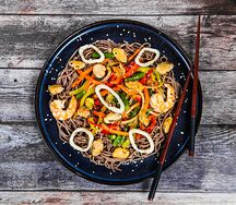 Соба с морепродуктами