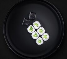 Хосомаки с огурцом