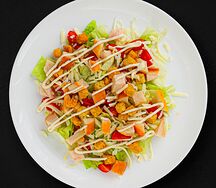 Салат Цезарь с курицей