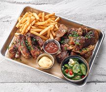 Мясной сет с ребрами и рулькой