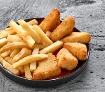 Куриные наггетсы с картофелем фри