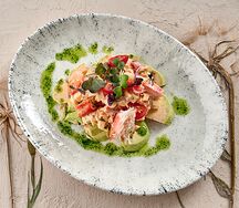 Салат с камчатским крабом и авокадо 