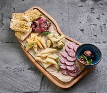 Мясо-сырное плато