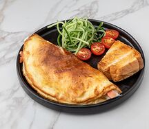Омлет c сыром и лососем