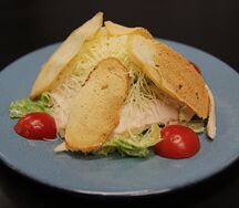 Цезарь с курицей